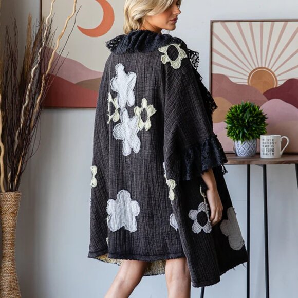 067Oli & Hali Flower Patchwork Lace Ruffle Sleeve Duster Washed Black Size Small - Picture 9 of 11